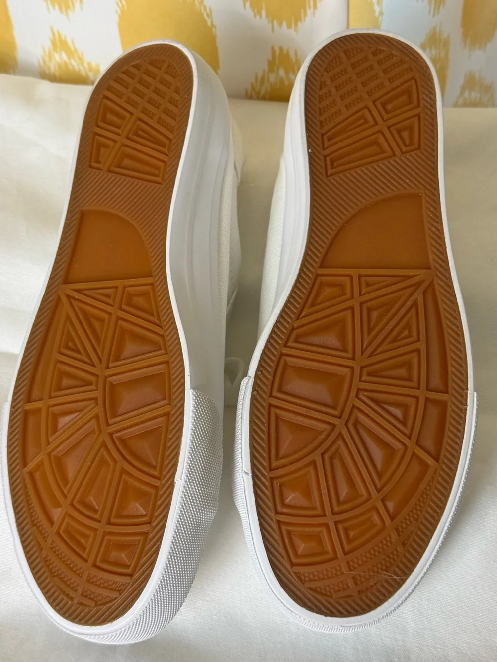 Classic White Canvas Low-Top Sneakers Size 9